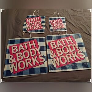 Bundle of 4 bath and body works paper bags .Gingham print